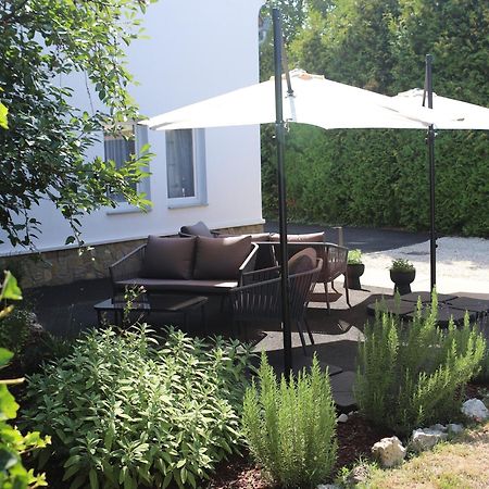 The Secret Garden - Keszthely Bed and Breakfast Buitenkant foto