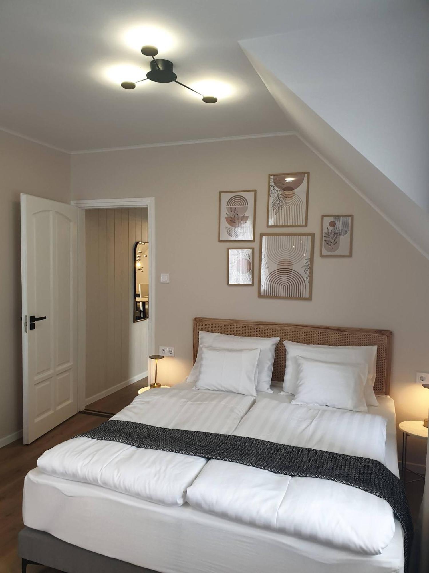The Secret Garden - Keszthely Bed and Breakfast Buitenkant foto