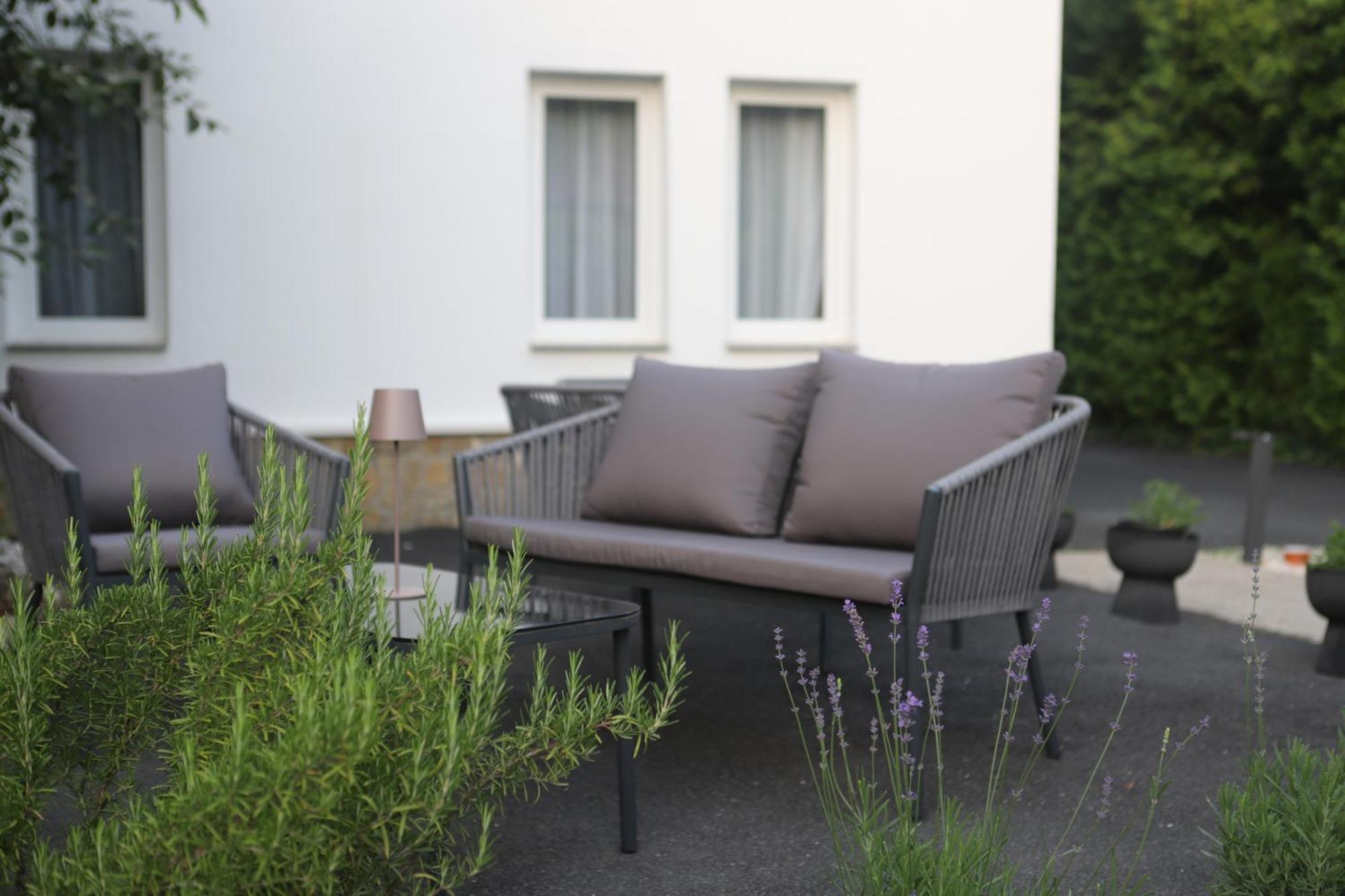 The Secret Garden - Keszthely Bed and Breakfast Buitenkant foto