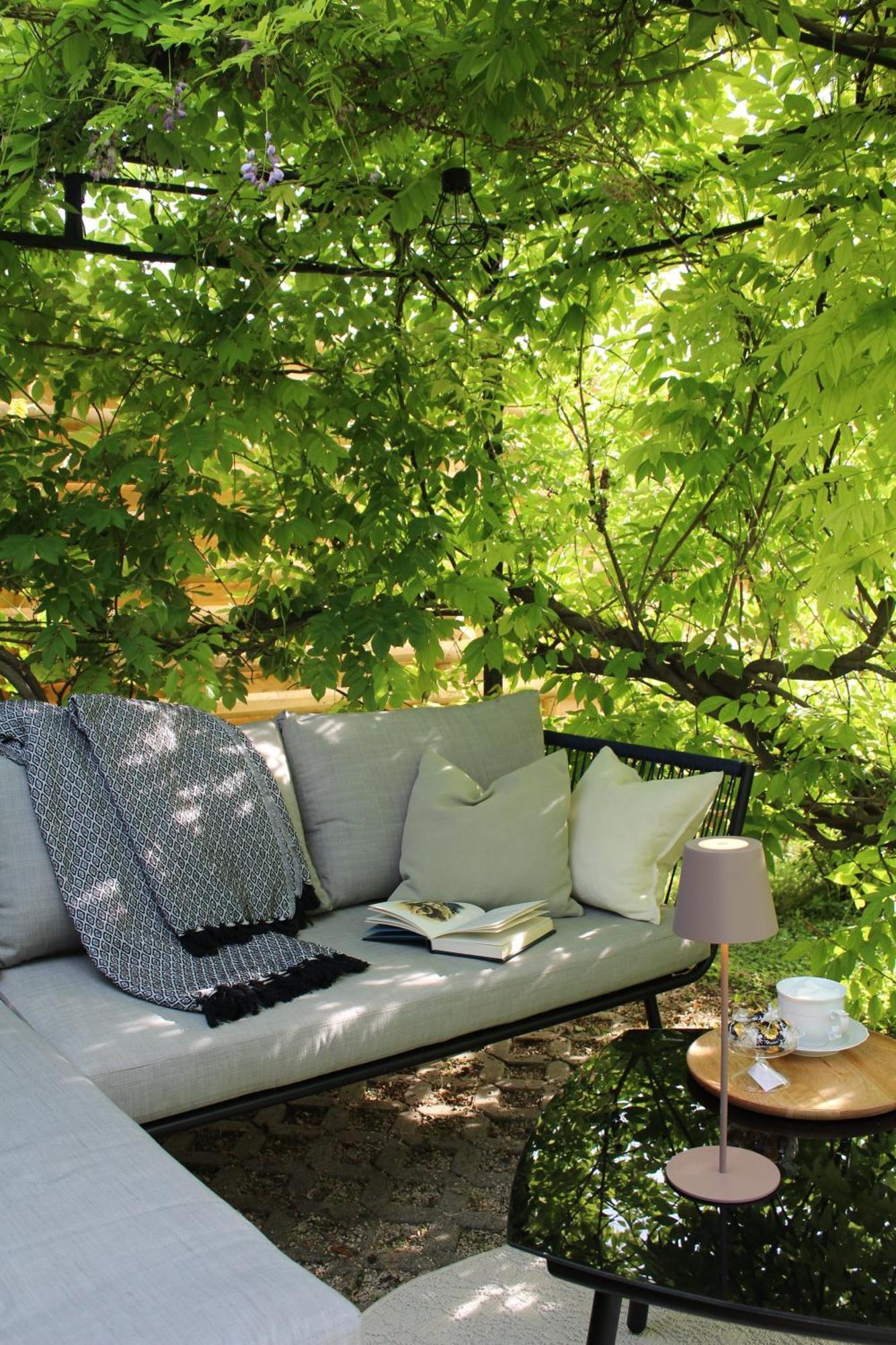 The Secret Garden - Keszthely Bed and Breakfast Buitenkant foto