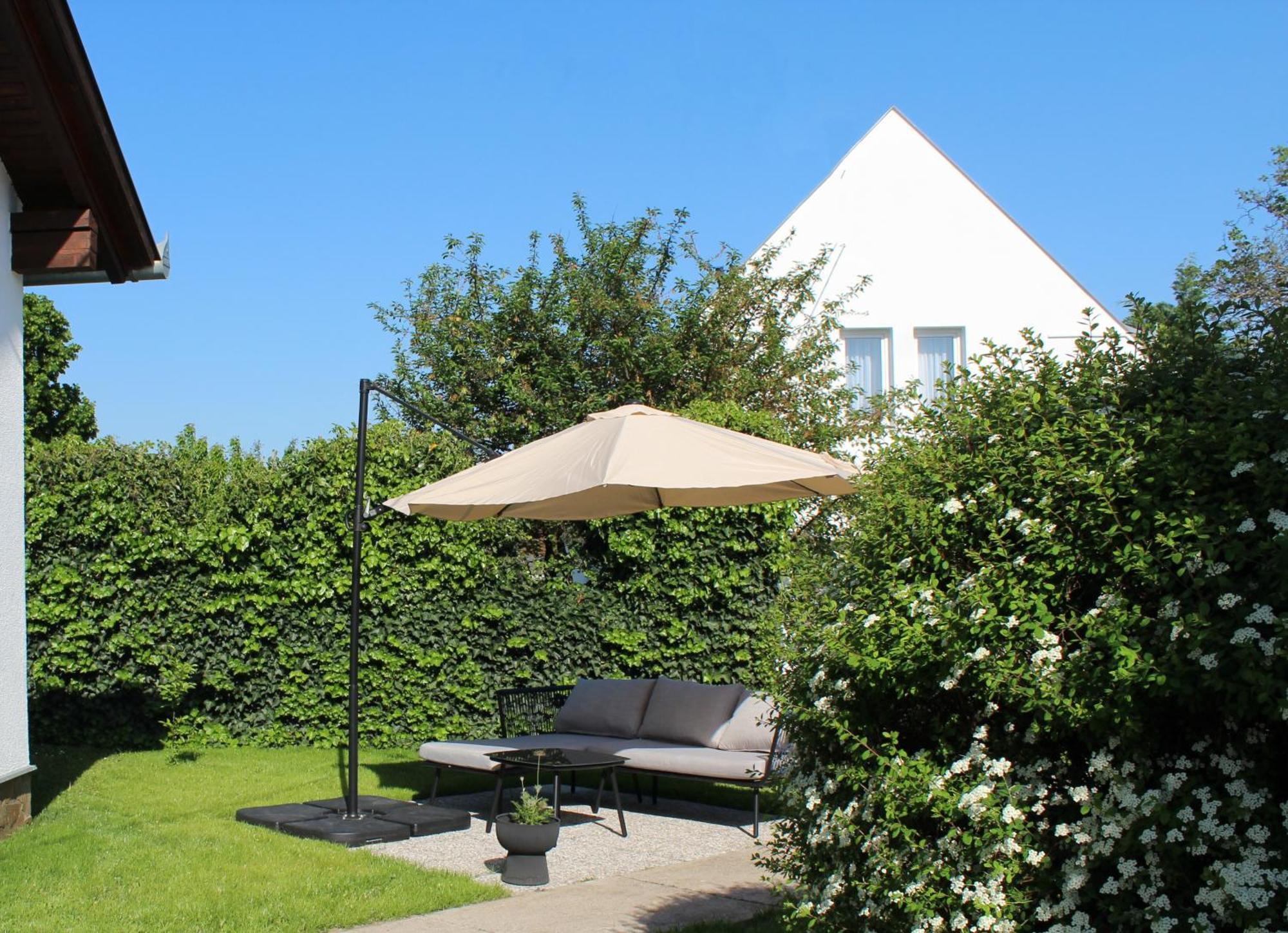 The Secret Garden - Keszthely Bed and Breakfast Buitenkant foto